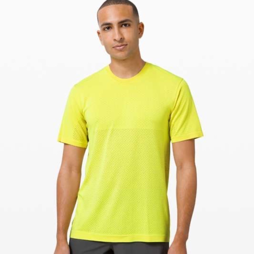 lululemon metal vent breathe Men's Yellow Short Sleeve Shirt 45786